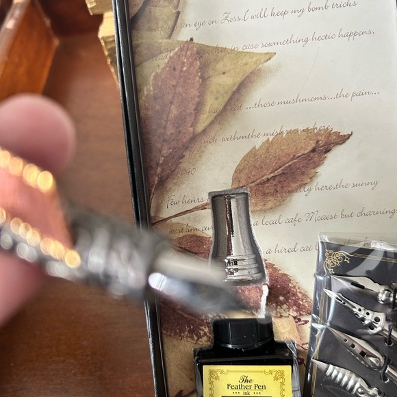 Elegant Feather Quill Pen Set with Ink- great gift- Christmas is coming- new - Picture 7 of 11